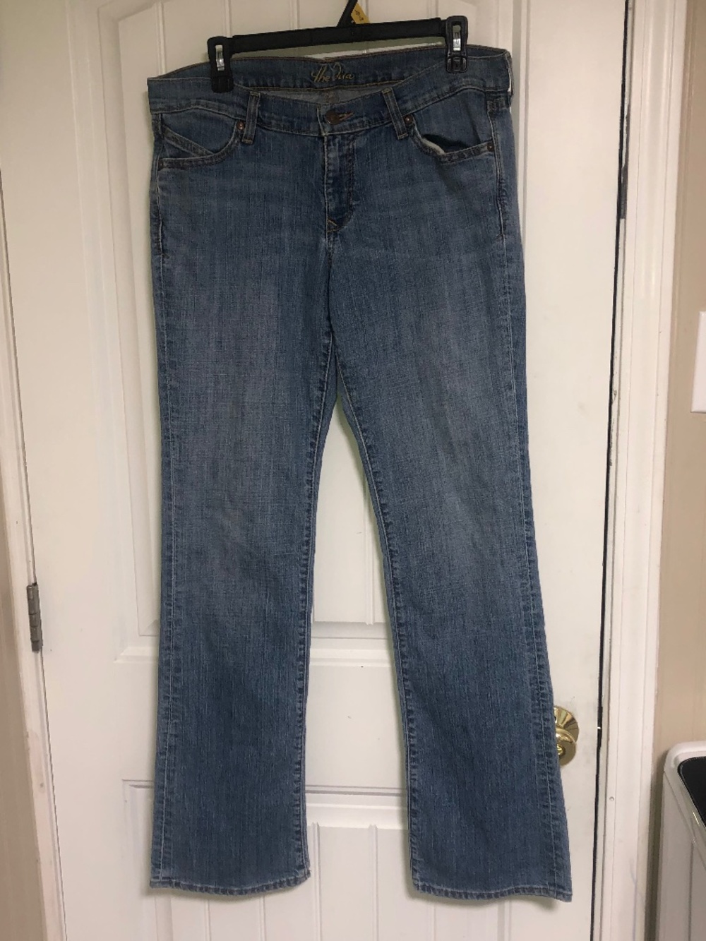 Old Navy “ The Diva” medium wash jeans